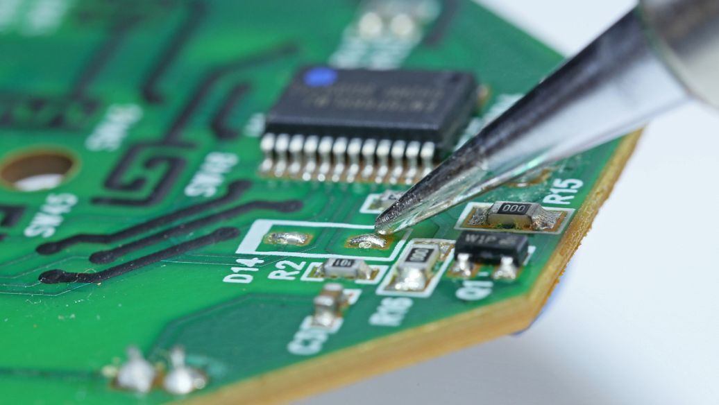 Analysis of the advantages and disadvantages of power isolation chips and non-isolated power chips