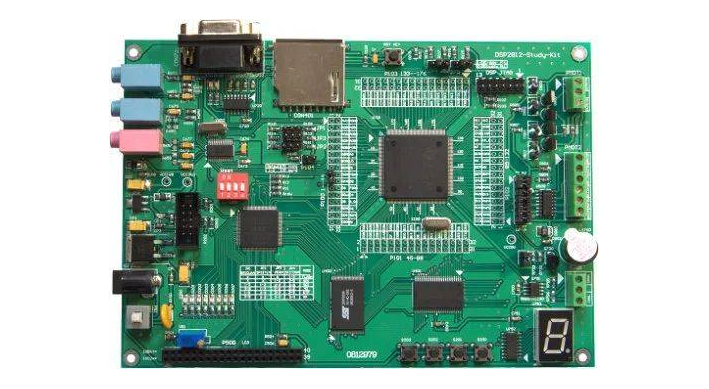 What principles should PCB design follow?
