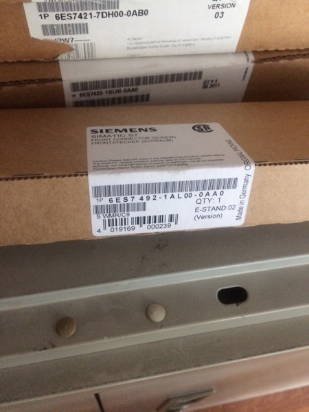 6ES7 492-1al00-0aa0 Siemens 48-pin front connector 6ES74921AL000AA0